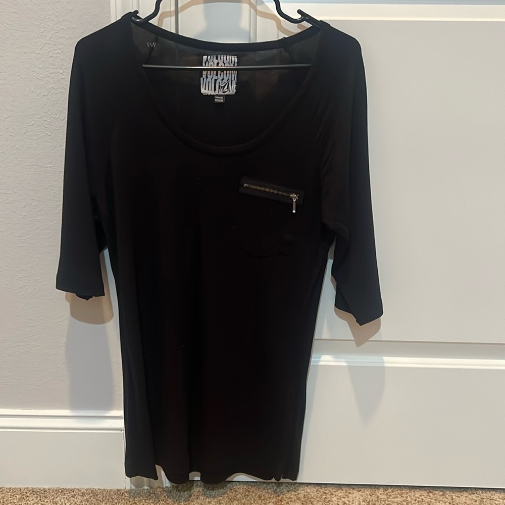 Volcom black shirt